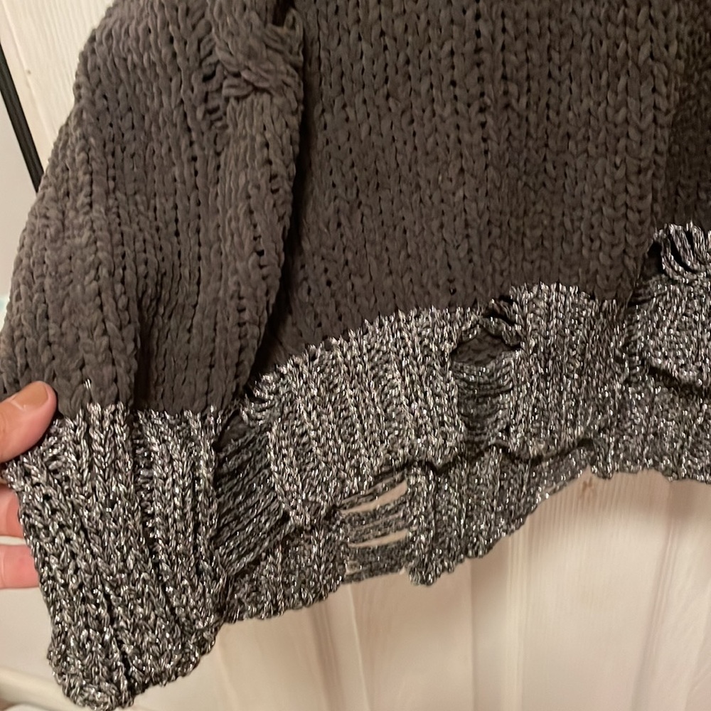 Umgee Sweater - Picture 3 of 4